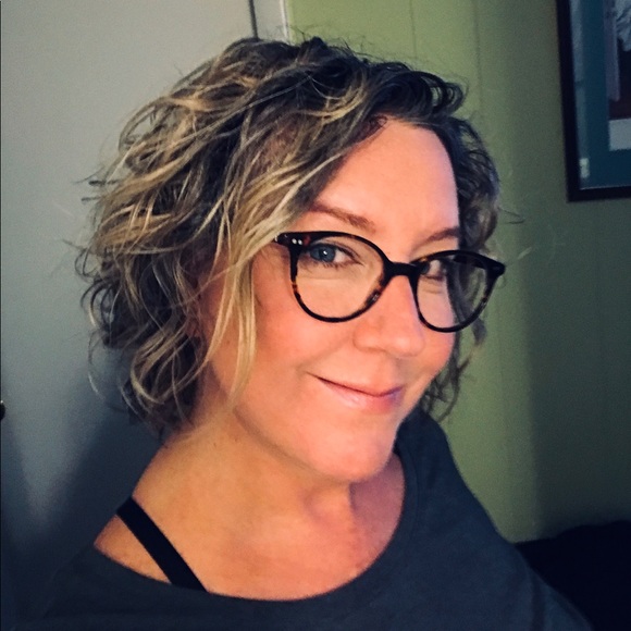 Meet your Posher, Lisa - Picture 1 of 1